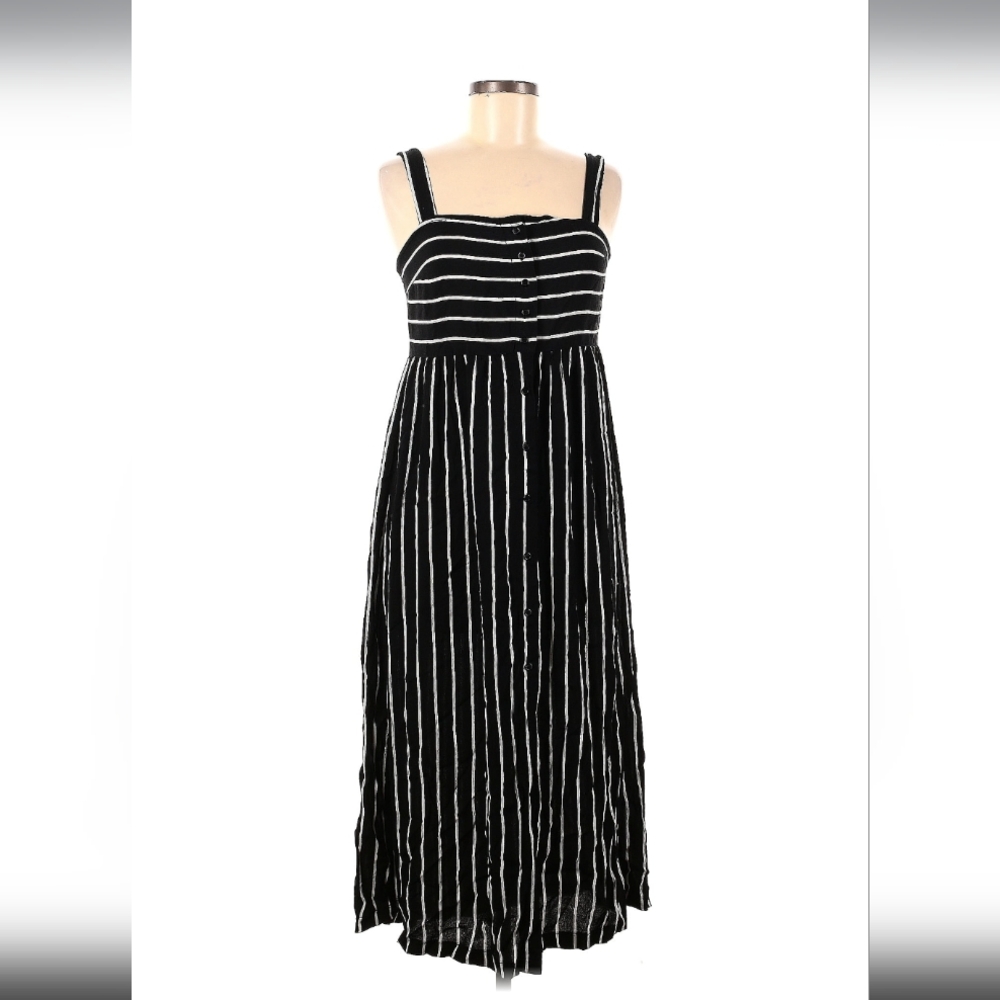 Forever 21 contemporary midi dress M